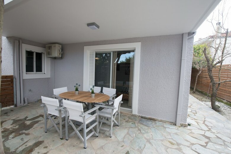 Regalo Apartments