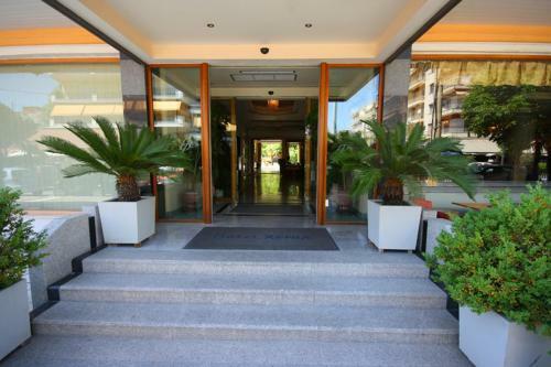 Xenia Hotel Drama