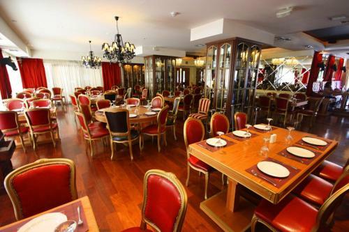 Xenia Hotel Drama