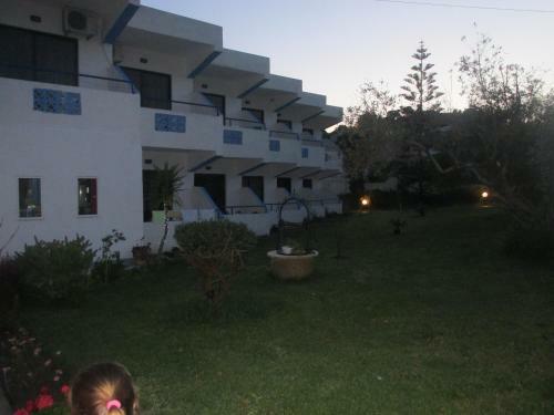 Eleni's Apartments