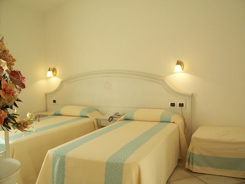 Hotel Castello Di Tavolara