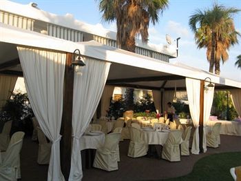 Redebora Hotel