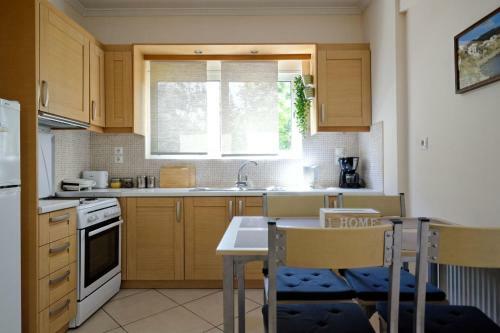 Kostas Cozy Apartment II