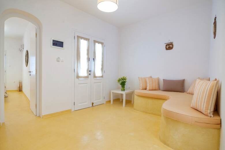 Hostal Villa Kelly Rooms & Suites