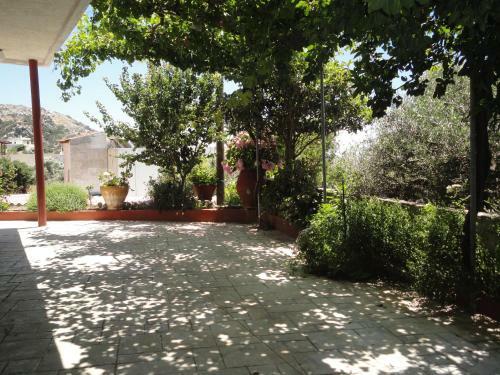 Hostal Archontika Apartments