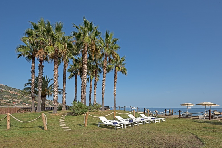Hotel Aregai Marina