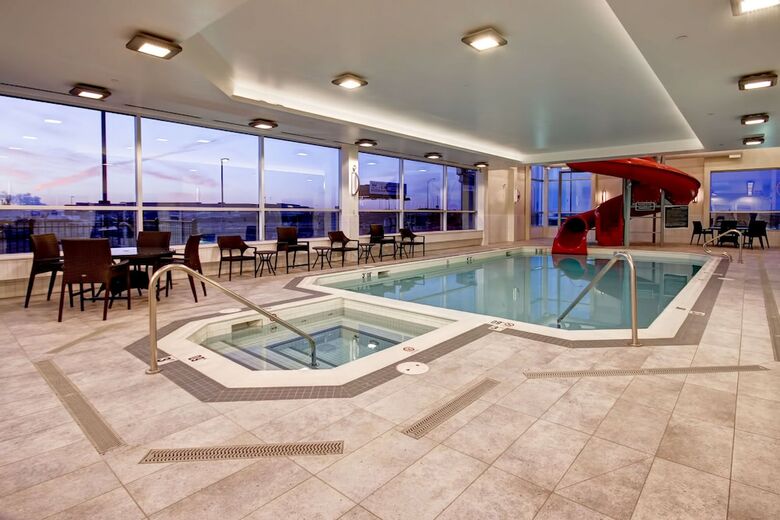 Hotel Hampton Inn & Suites By Hilton Grande Prairie