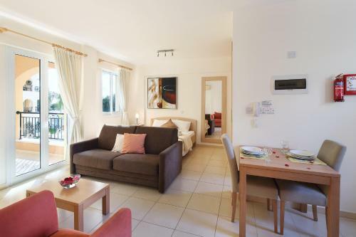Apartamento Adamou Gardens