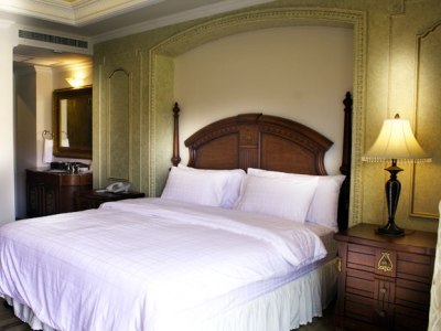 Hotel Four Seasons Place