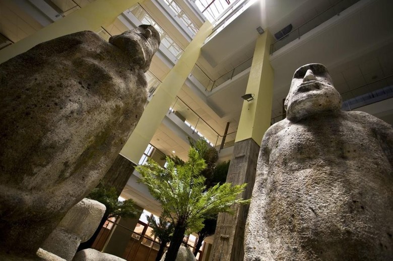 Holiday World Polynesia Hotel