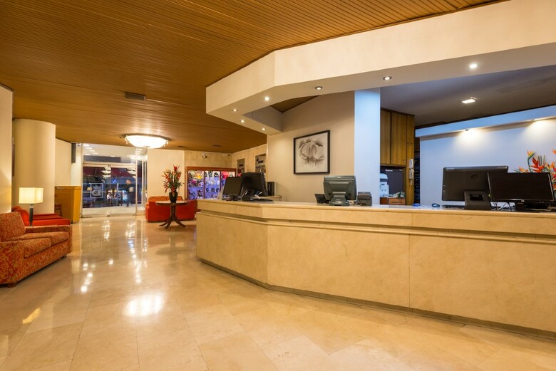 Hotel Dann Avenida 19