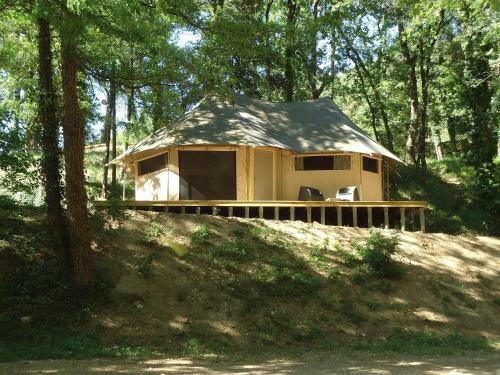 Hotel Prehistoric Lodge