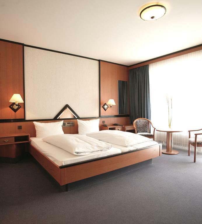 Hotel Senator