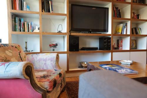 Elegant Apartment In Athens