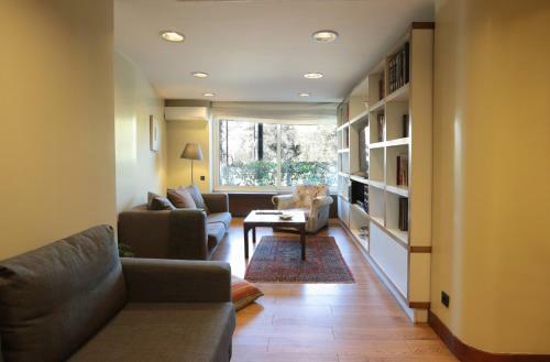 Elegant Apartment In Athens