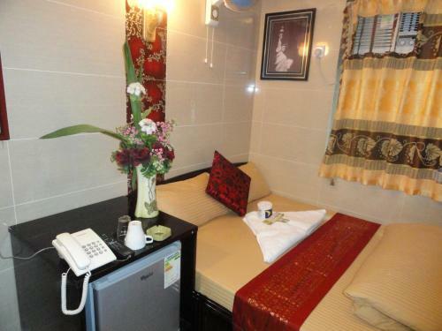 Hostal Paris Guest House (d2, 10/f)