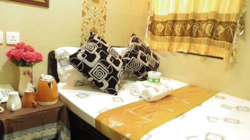 Hostal Paris Guest House (d2, 10/f)