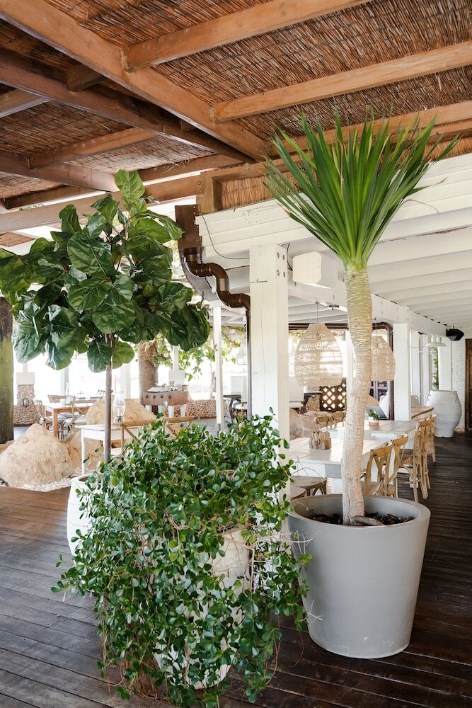 Hotel Villa Montana Beach Resort