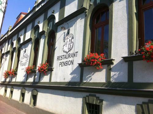 Tin�di Hotel �s �tterem