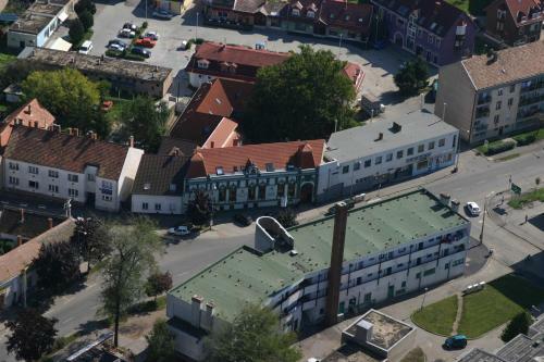 Tin�di Hotel �s �tterem