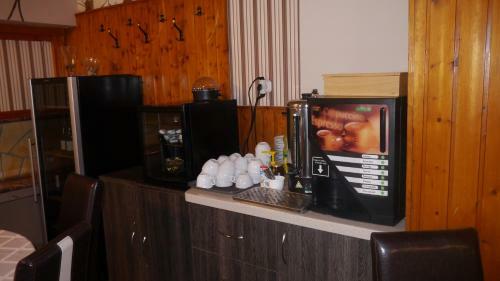 Tin�di Hotel �s �tterem