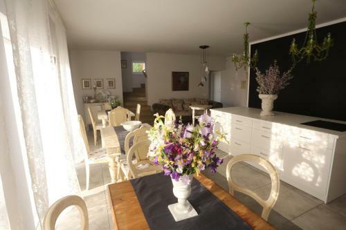 Hostal Pastel Guesthouse