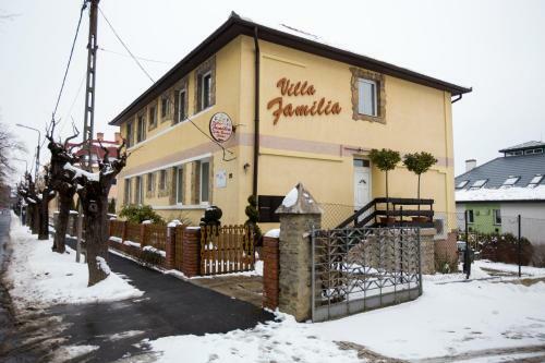 Hostal H�v�z Villa Familia