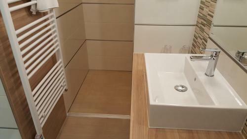 Hotel Zena Beauty & Shopping Center