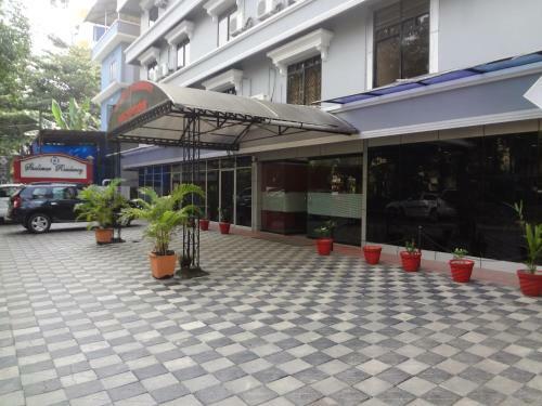 Hotel Shalimar Residency