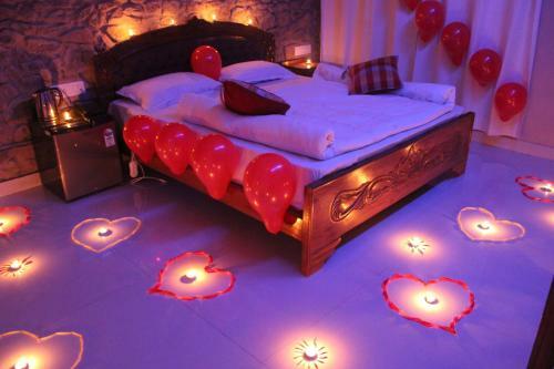 Hotel Toppers Corner