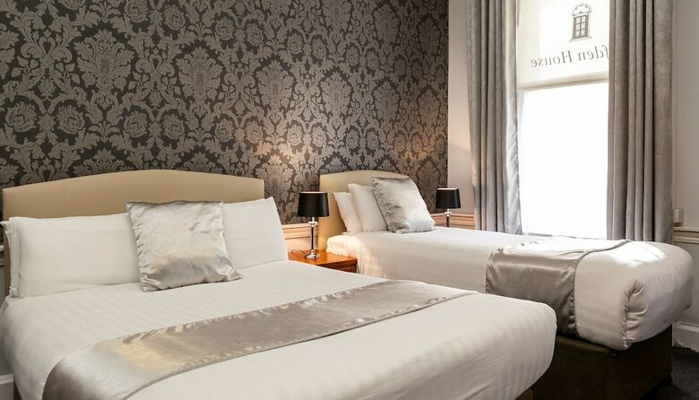 Hostal Clifden House