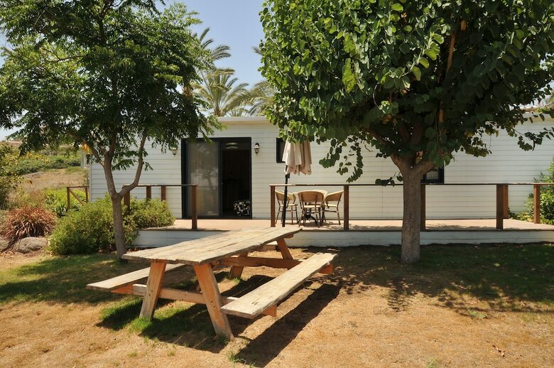 Hotel Kinneret Village