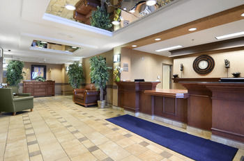 Holiday Inn Express Hotel & Suites Strathmore