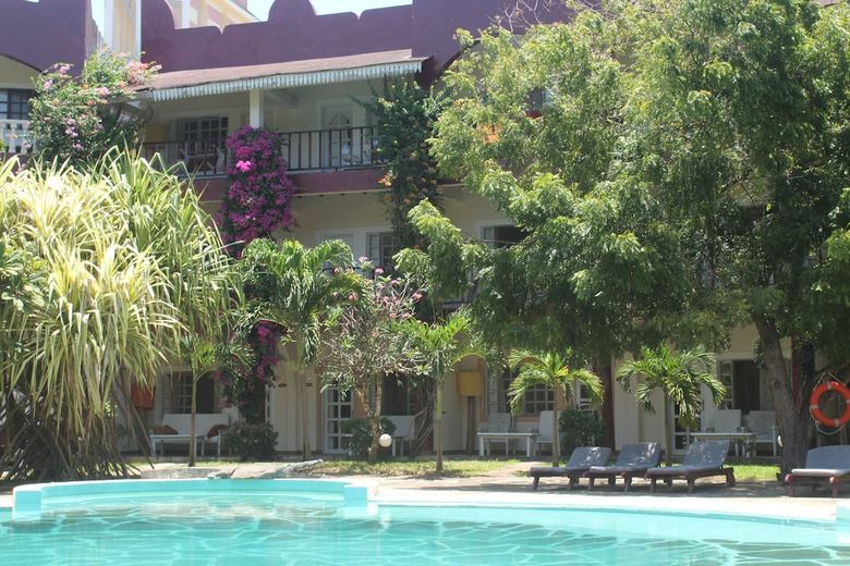 Hotel Lily Palm Resort