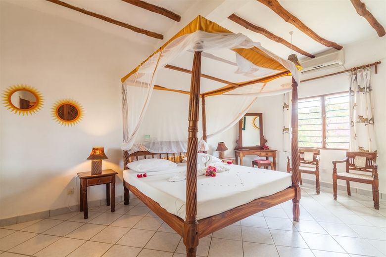 Hotel Lily Palm Resort