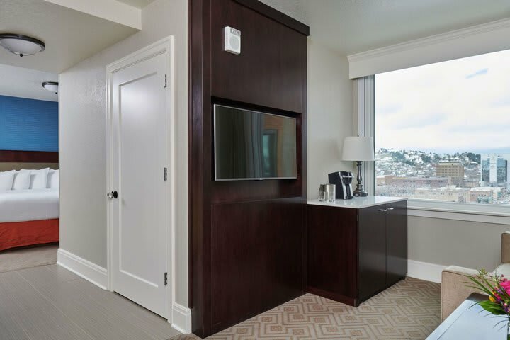 Alex Johnson Hotel