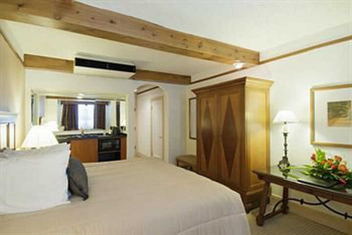 Alex Johnson Hotel