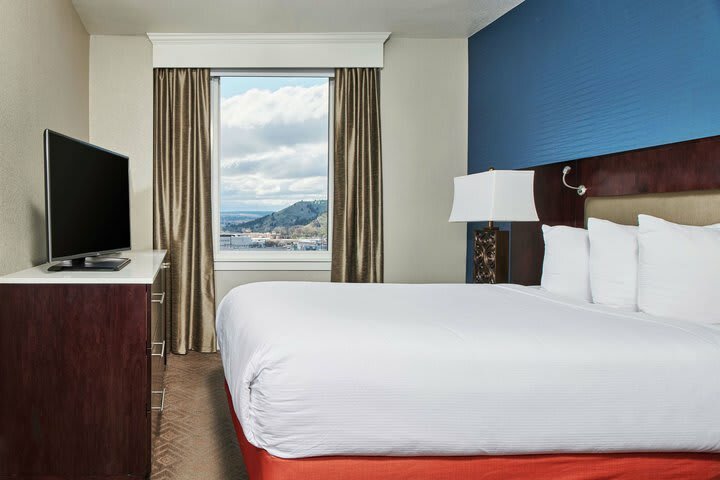 Alex Johnson Hotel