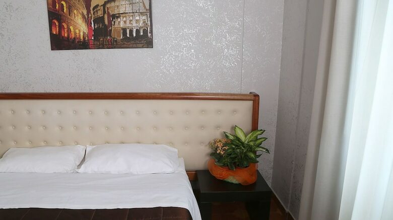 Hotel Roma Room
