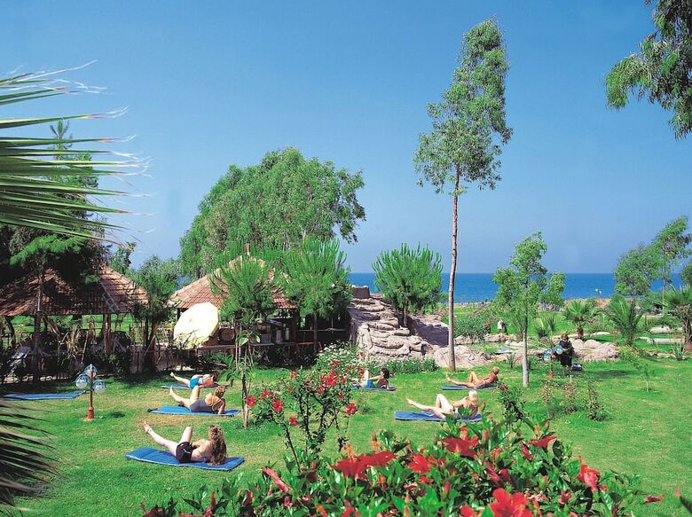 Mc Mahberi Beach Hotel