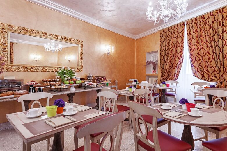 Hostal Relais Empire