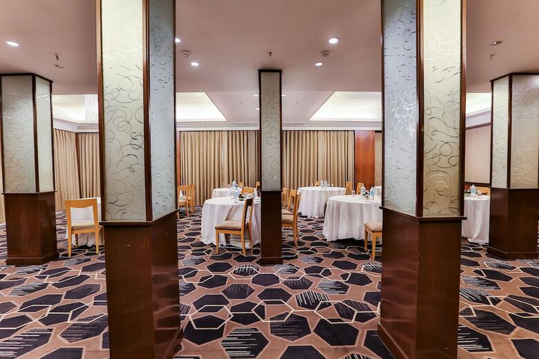Hotel Sun-n-sand Mumbai