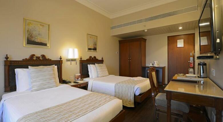 Hotel Sun-n-sand Mumbai