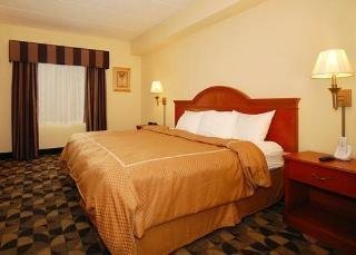 Hotel Comfort Suites At Harbison