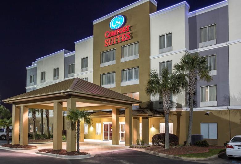 Hotel Comfort Suites At Harbison