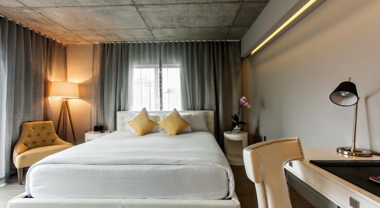Hotel Riviera Suites South Beach