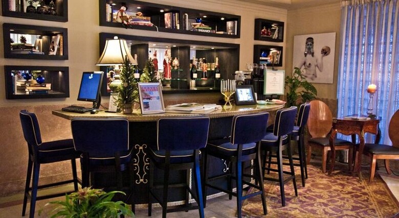 Hotel Riviera Suites South Beach
