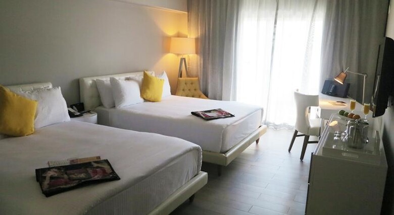 Hotel Riviera Suites South Beach