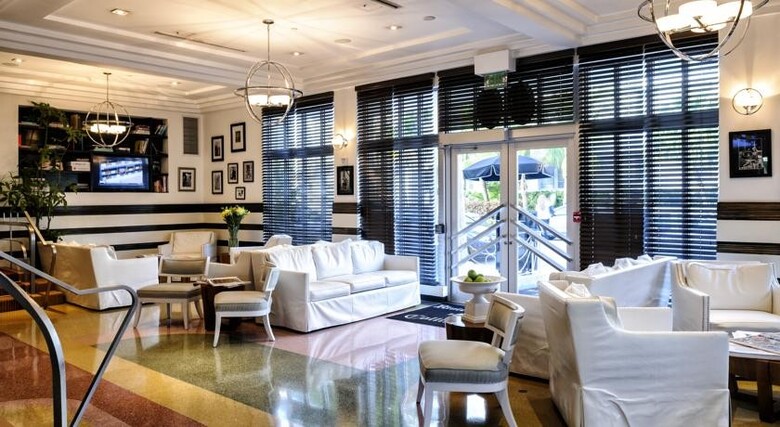 Hotel Riviera Suites South Beach