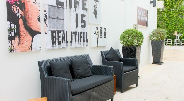 Hotel Riviera Suites South Beach